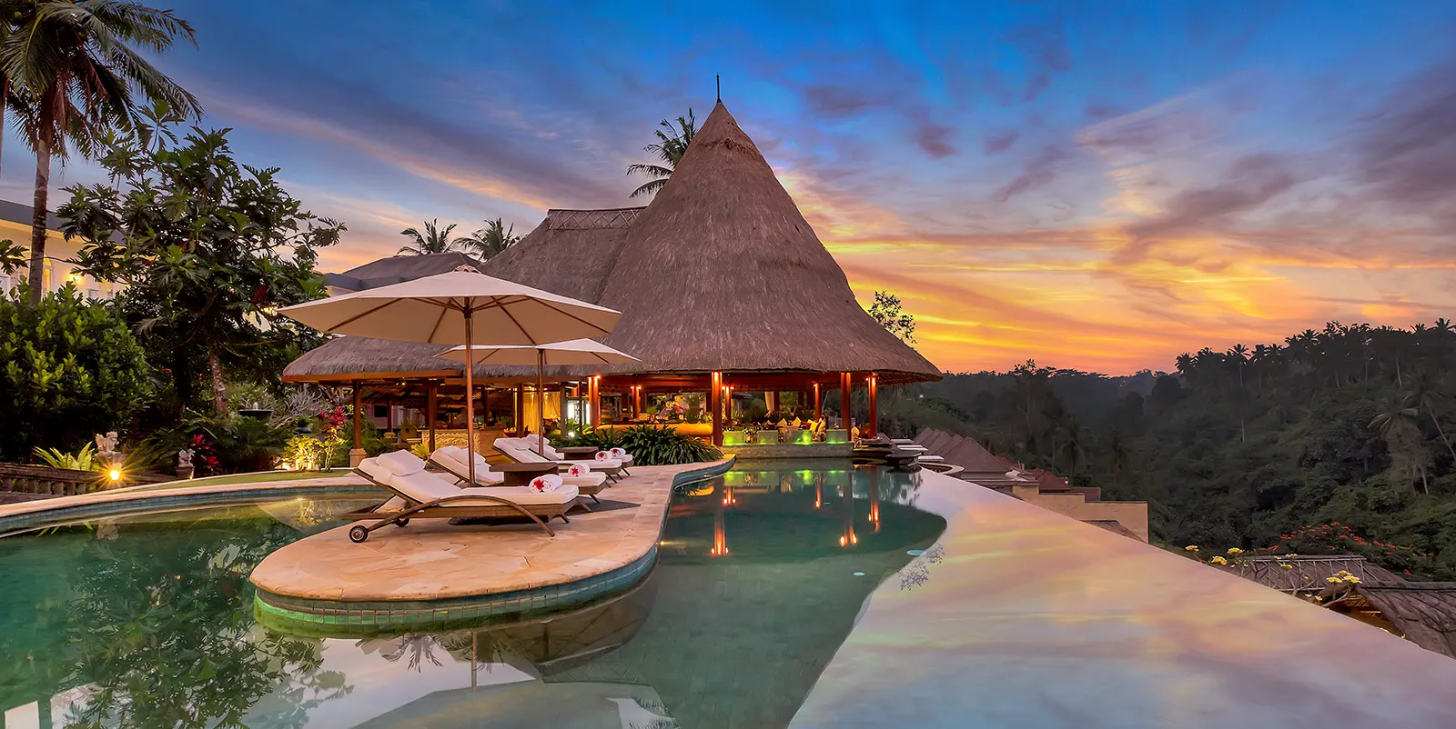 CasCades Suites - Stunning pool view